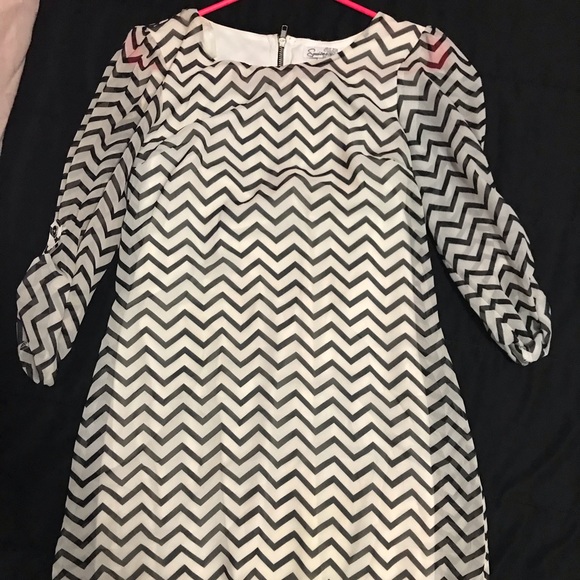 Bundle of 3 dresses - Picture 5 of 6